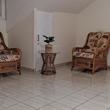 Logement Spacieux Deux Pieces A Baie Mahault Екстериор снимка