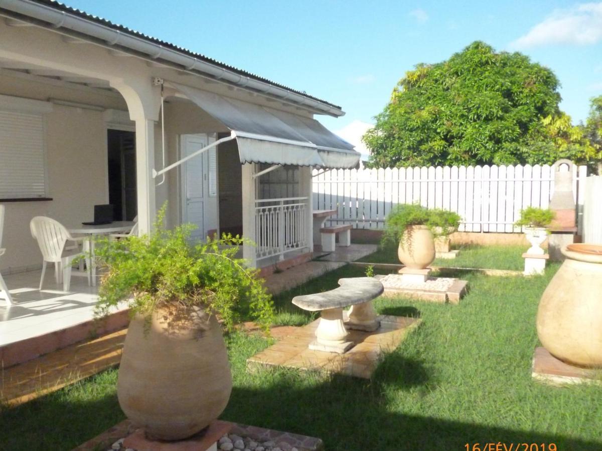 Logement Spacieux Deux Pieces A Baie Mahault Екстериор снимка