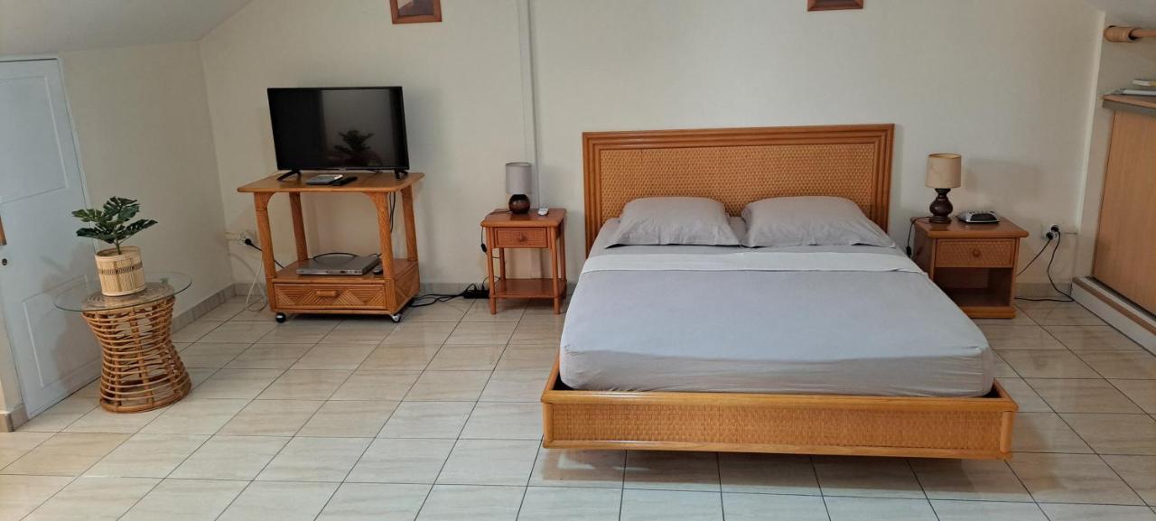 Logement Spacieux Deux Pieces A Baie Mahault Екстериор снимка