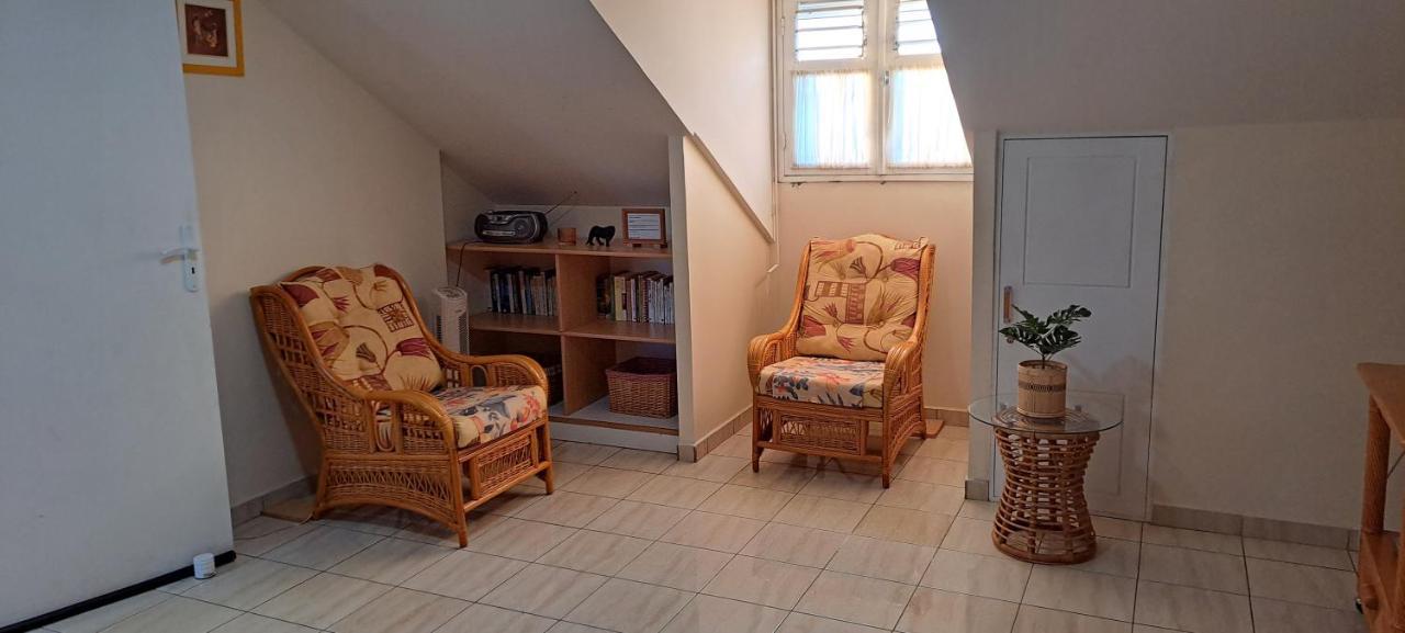 Logement Spacieux Deux Pieces A Baie Mahault Екстериор снимка