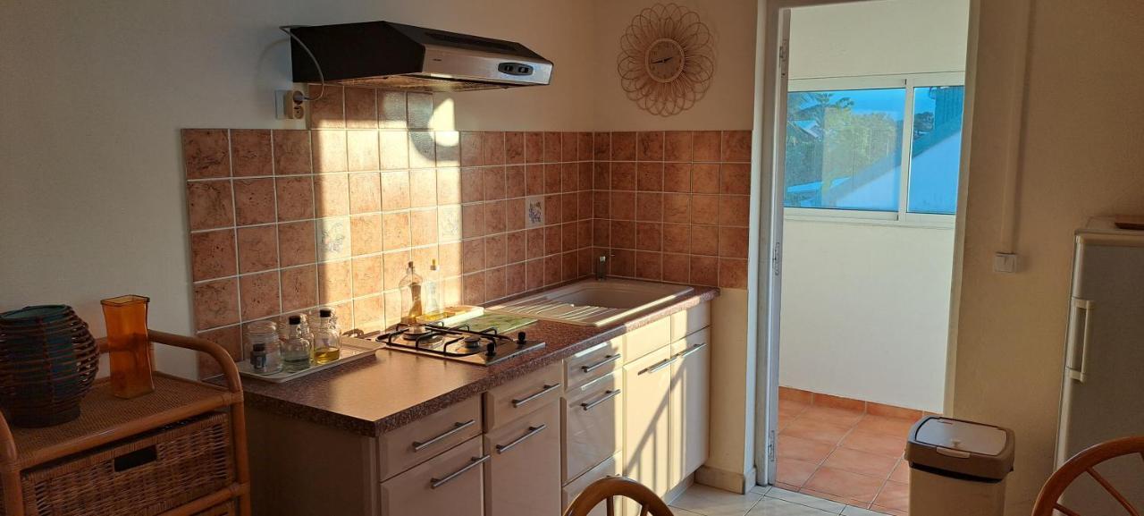 Logement Spacieux Deux Pieces A Baie Mahault Екстериор снимка