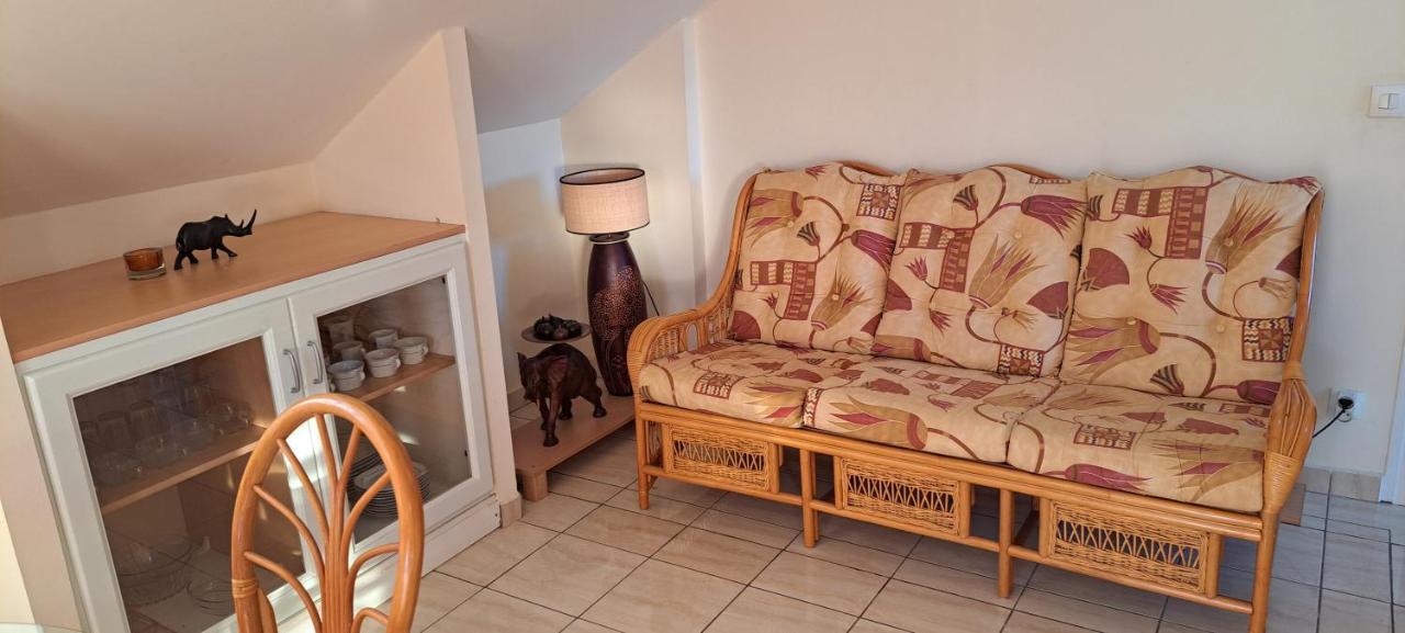 Logement Spacieux Deux Pieces A Baie Mahault Екстериор снимка
