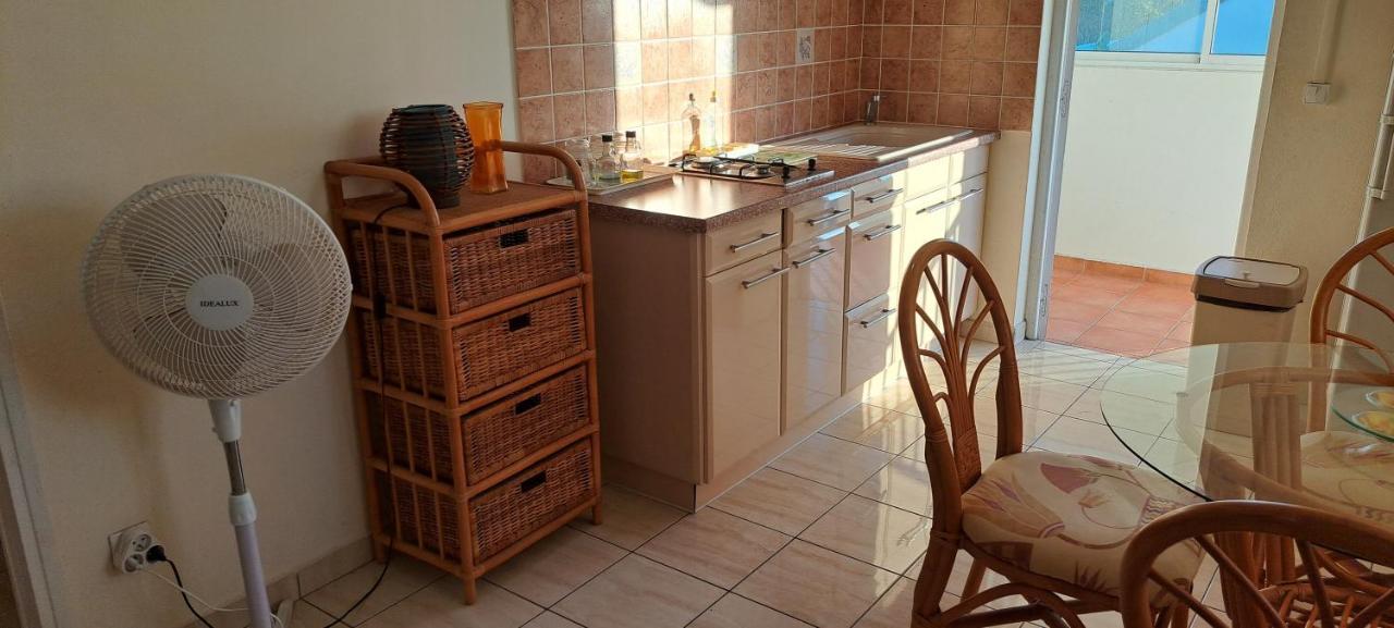 Logement Spacieux Deux Pieces A Baie Mahault Екстериор снимка