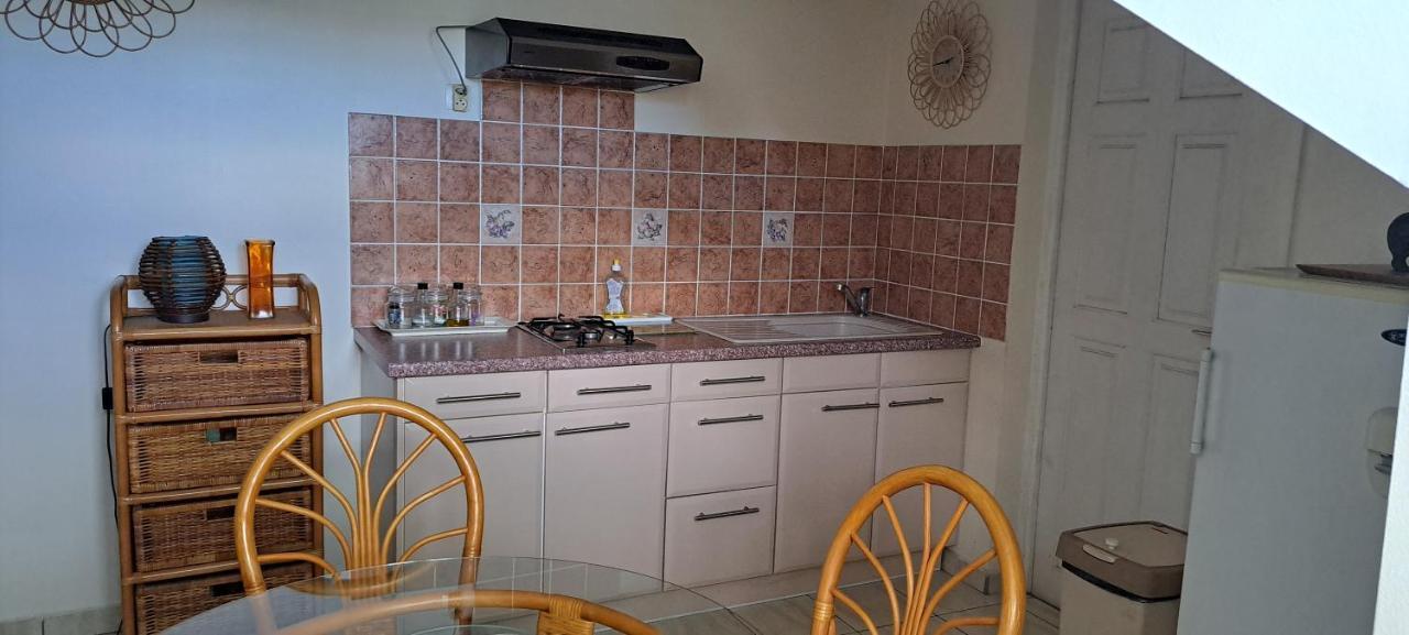 Logement Spacieux Deux Pieces A Baie Mahault Екстериор снимка