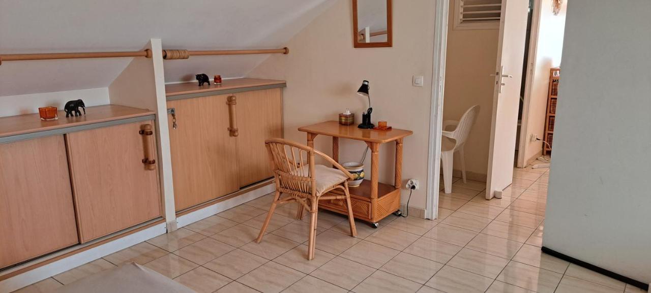 Logement Spacieux Deux Pieces A Baie Mahault Екстериор снимка